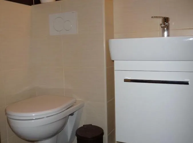 Amazing Center With Balcony *